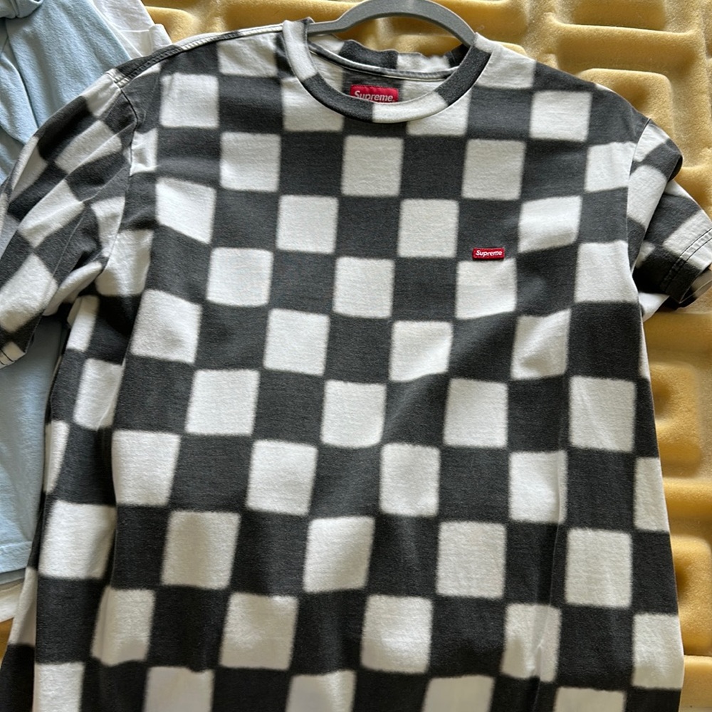 Medium mini box logo supreme shirt
